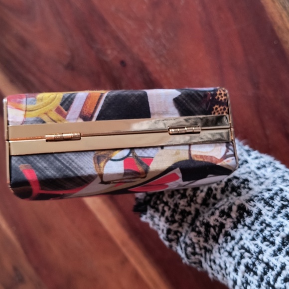 Classy Simon Chang Multicolor Handbag with Gold Accents. Great Condition. - Picture 10 of 11